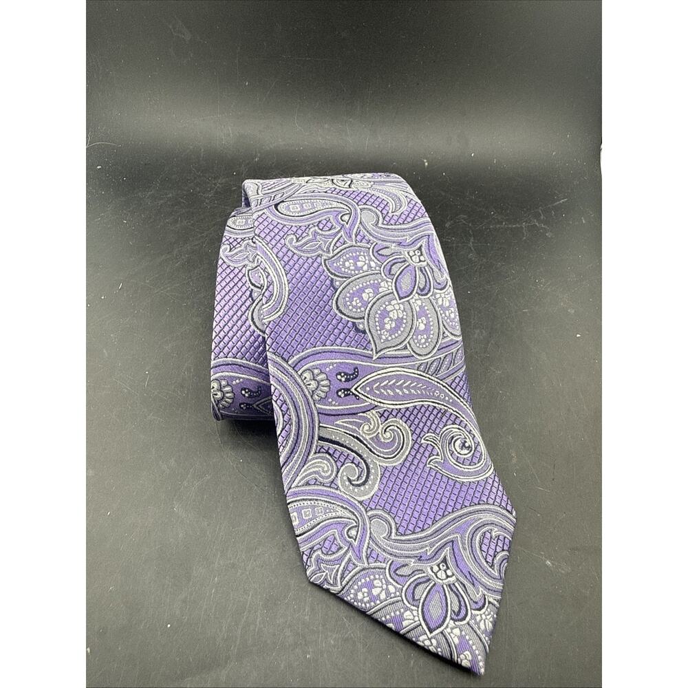 Jos A Bank Signature Silk Tie Purple Paisley Mens Necktie Classic Formal Wedding